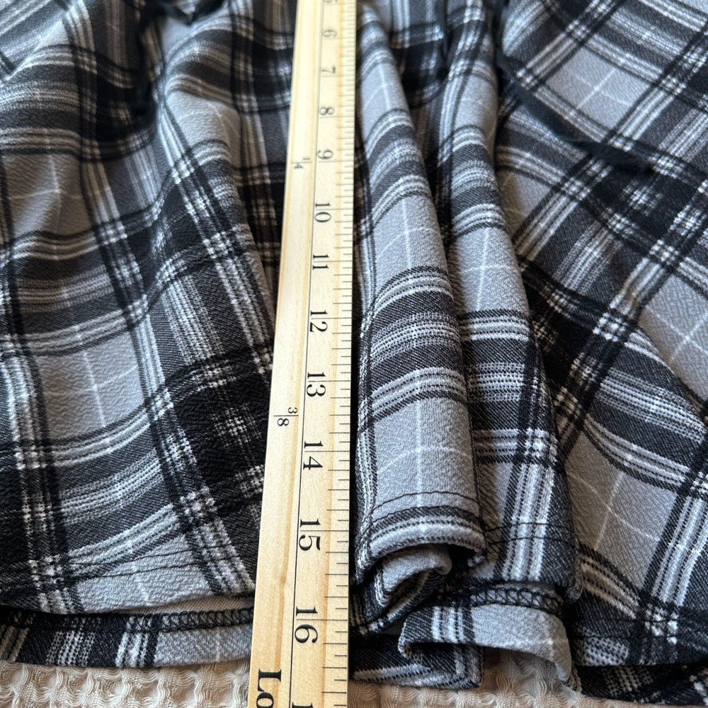 Gray & Black Plaid Womens Lace Up Yoke Skater Skirt Size Medium Grunge Baddie - Picture 9 of 10
